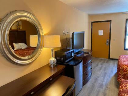 Deluxe Inn Hardeeville - image 14