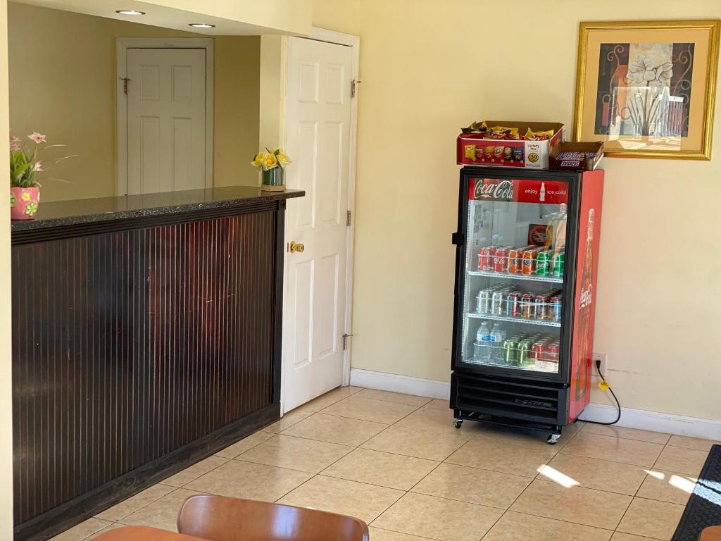 Deluxe Inn Hardeeville - image 3