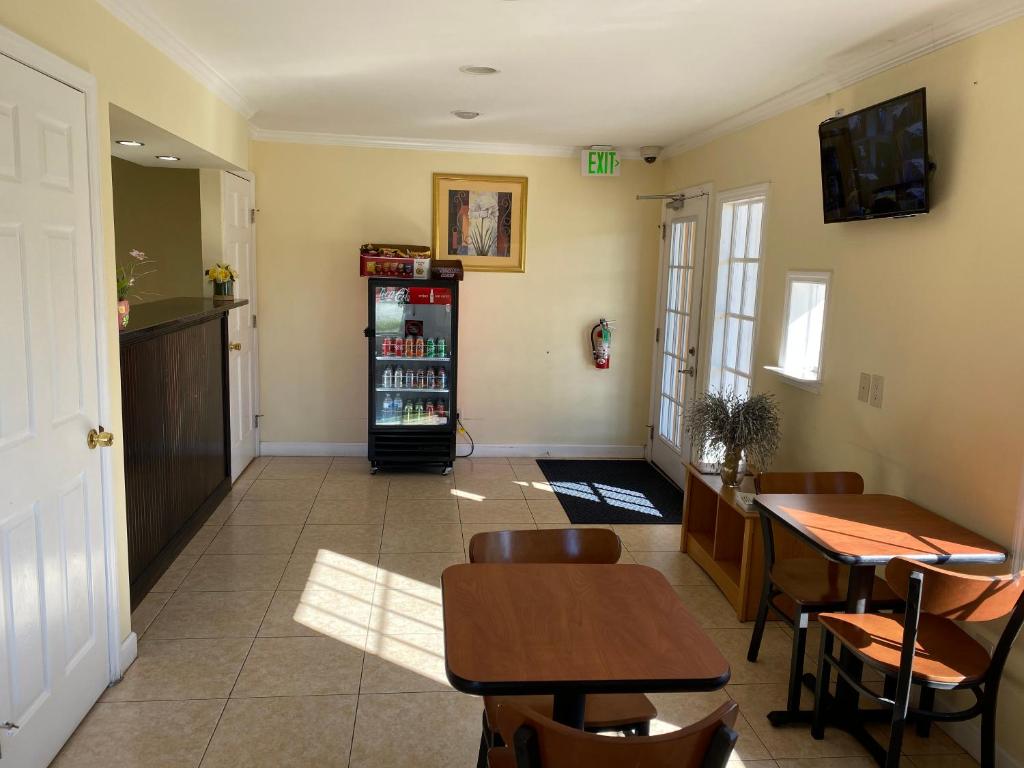 Deluxe Inn Hardeeville - image 4