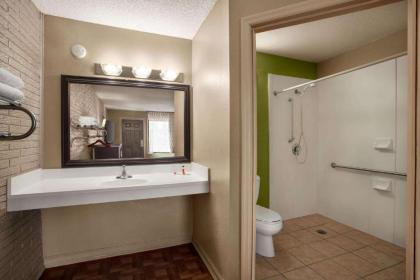 Days Inn by Wyndham Hardeeville/ I-95 State Line - image 15