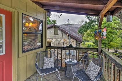 Historic Hardy House on Main Street with Fire Pit! - image 10