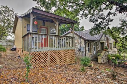 Historic Hardy House on Main Street with Fire Pit! - image 8