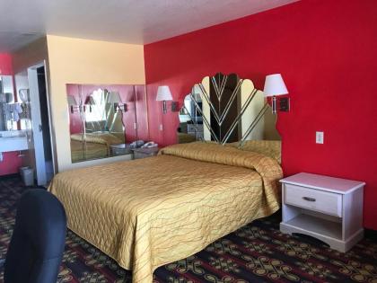 Heights Inn - image 10