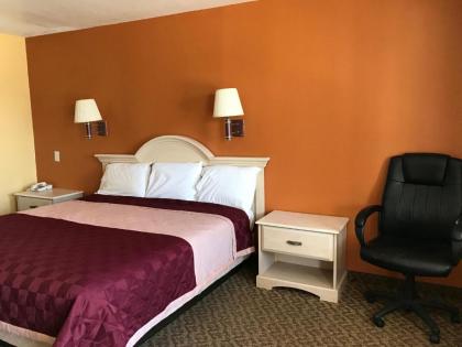 Heights Inn - image 11
