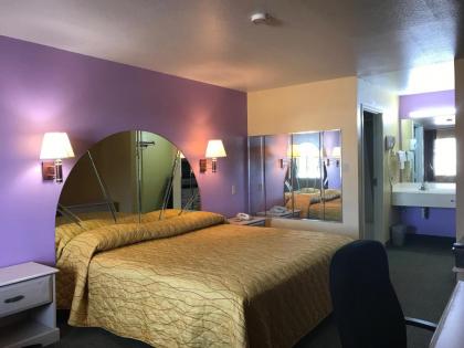 Heights Inn - image 13