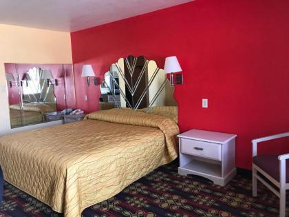 Heights Inn - image 8