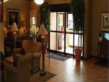 Holiday Inn Express - image 13