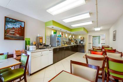 Quality Inn - image 13
