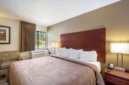 Quality Inn - image 5