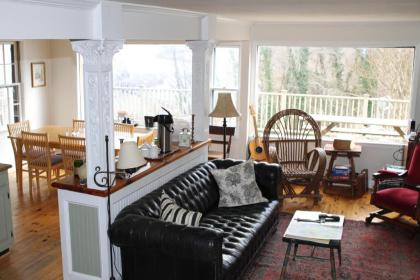 Ledge House Bed  Breakfast West Virginia