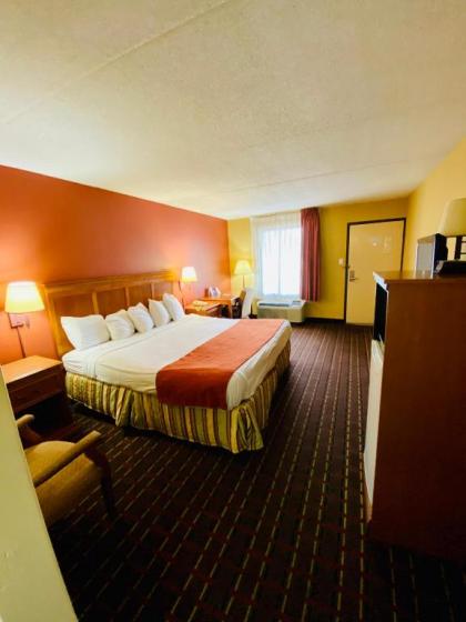 Days Inn by Wyndham Harriman - image 8