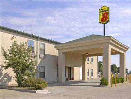 Super 8 by Wyndham Harrisburg - image 2
