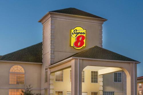 Super 8 by Wyndham Harrisburg Hershey North - main image