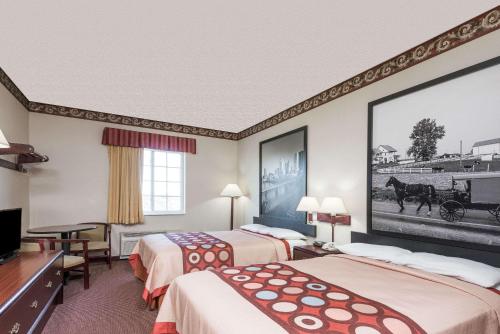 Super 8 by Wyndham Harrisburg Hershey North - image 3