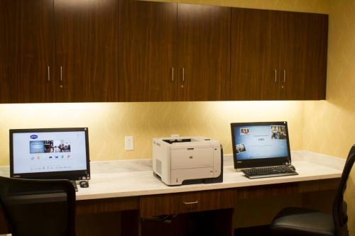 Hampton Inn & Suites Harrisburg - image 4