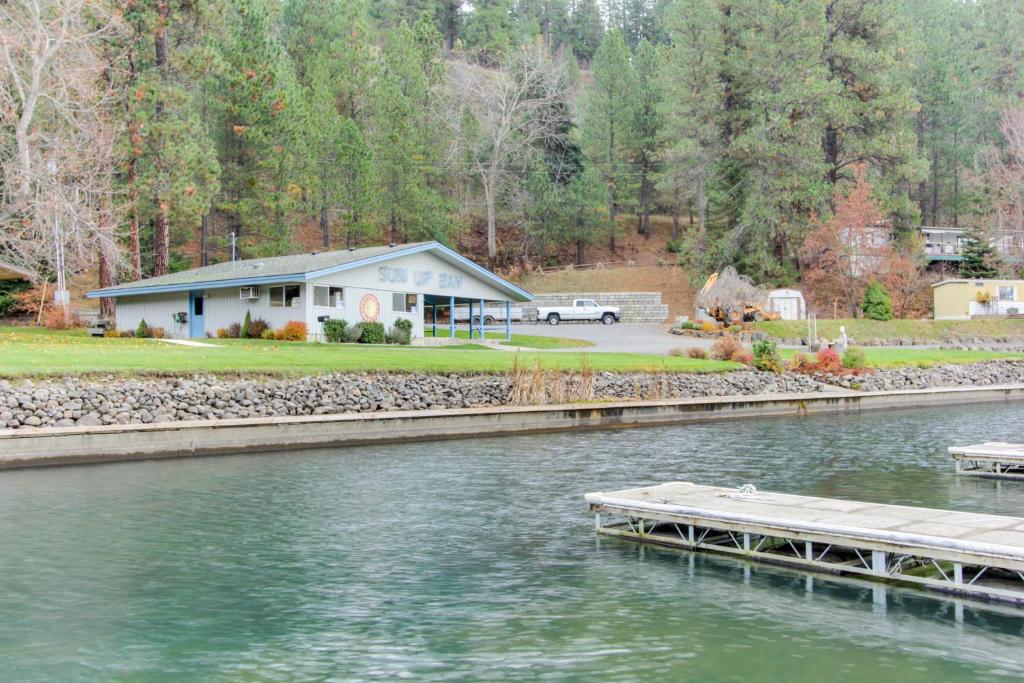 Our Cabin on Sun Up Bay - image 4