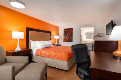 Howard Johnson by Wyndham Harrisonburg - image 12