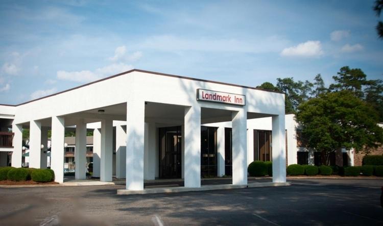 Landmark Inn - main image