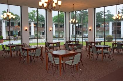Landmark Inn - image 10
