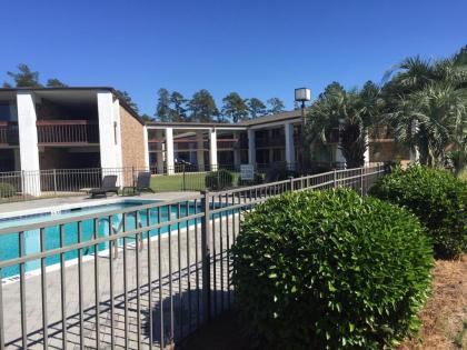 Landmark Inn - image 11