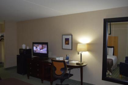 Landmark Inn - image 15