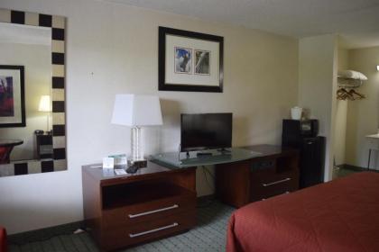 Landmark Inn - image 7