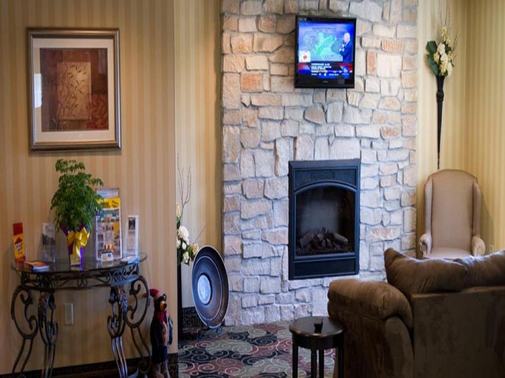 Cobblestone Inn & Suites - Harvey - image 2
