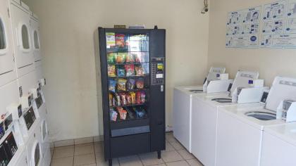 InTown Suites Extended Stay New Orleans/Harvey - image 2