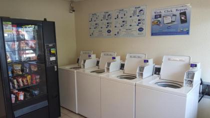 InTown Suites Extended Stay New Orleans/Harvey - image 3