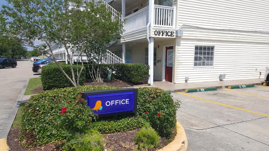InTown Suites Extended Stay New Orleans/Harvey - image 4