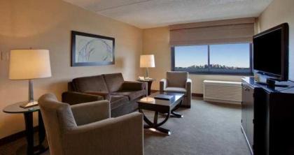 Hilton Hasbrouck Heights-Meadowlands - image 2