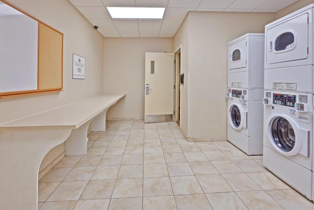 Candlewood Suites Hattiesburg an IHG Hotel - image 4