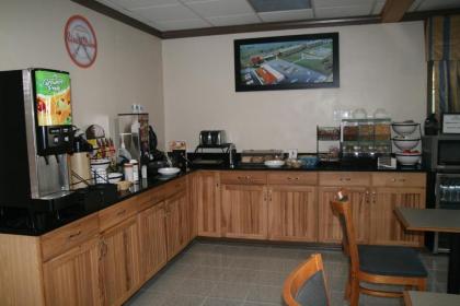 Howard Johnson by Wyndham Hattiesburg - image 15