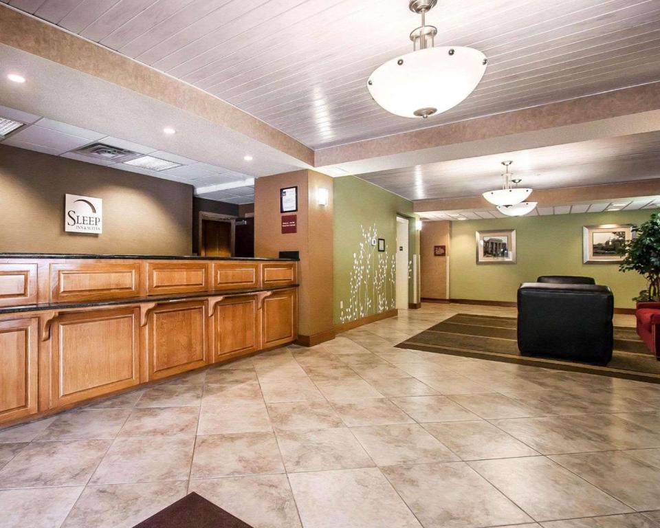 Sleep Inn & Suites Hattiesburg - image 7