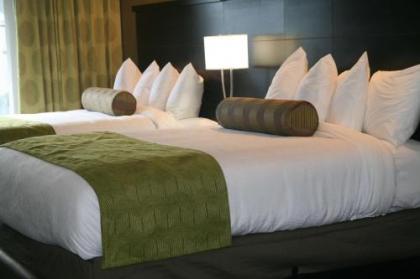 Best Western Premier University Inn - image 2