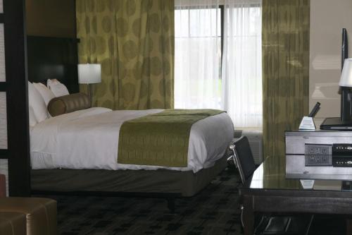 Best Western Premier University Inn - image 3