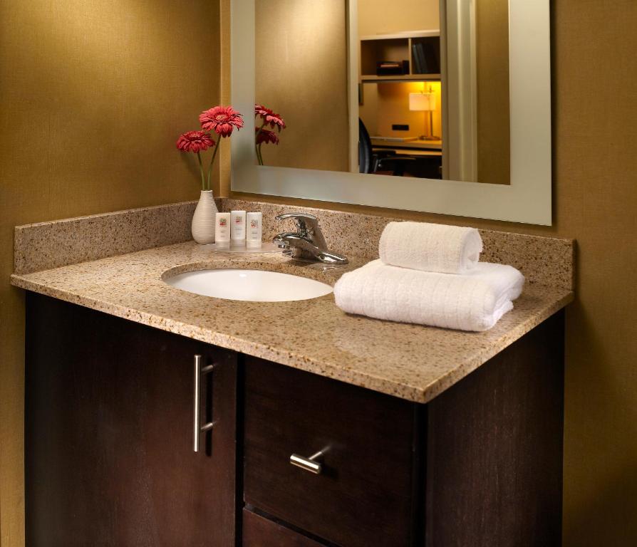 TownePlace Suites by Marriott Hattiesburg - image 5