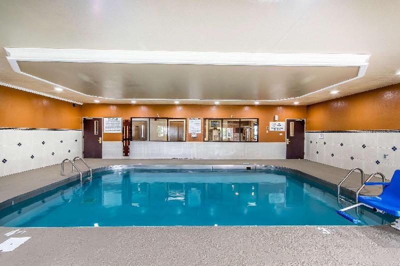 Quality Inn & Suites Evansville - image 4