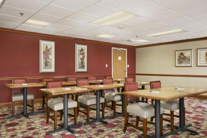 Baymont by Wyndham Evansville North/Haubstadt - image 12