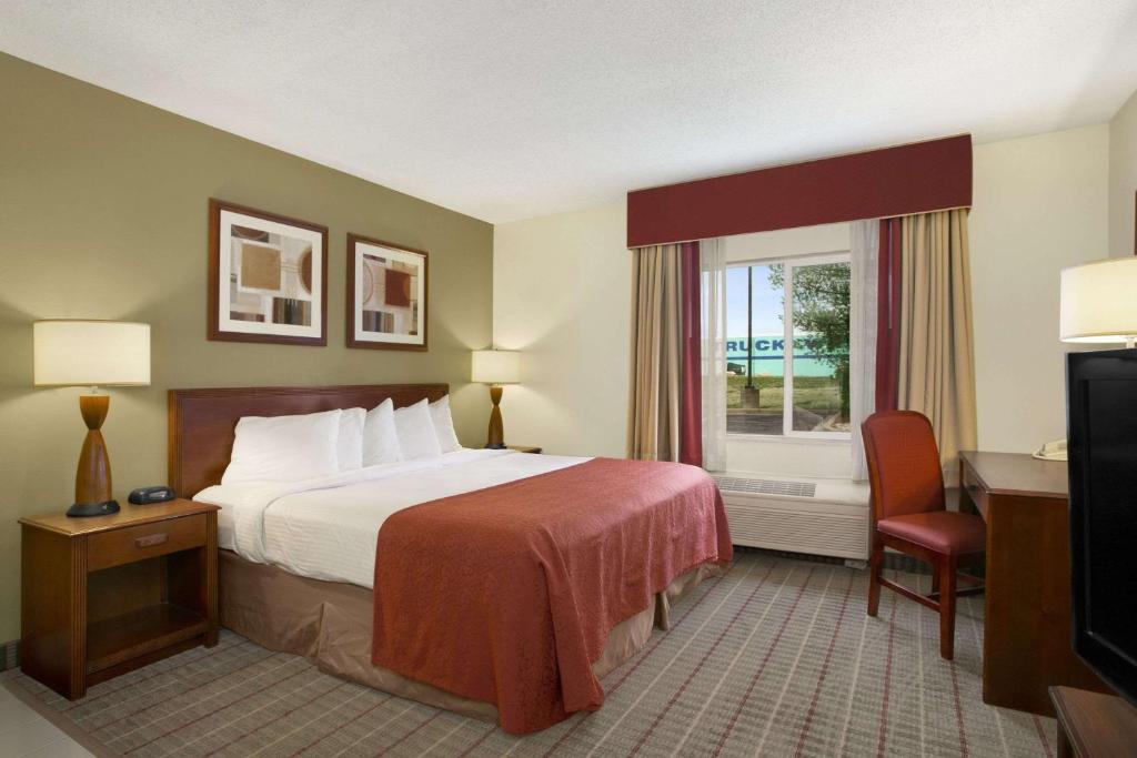 Baymont by Wyndham Evansville North/Haubstadt - image 5
