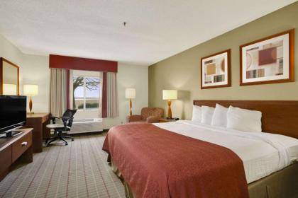 Baymont by Wyndham Evansville North/Haubstadt - image 9