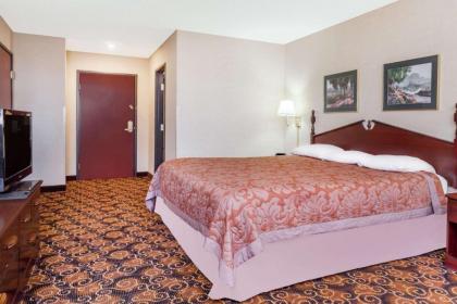 Super 8 by Wyndham Evansville North - image 3