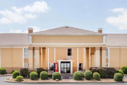 Super 8 by Wyndham Evansville North - image 4