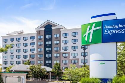 Holiday Inn Express Hauppauge-Long Island an IHG Hotel - image 8