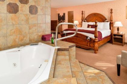 Quality Inn - image 4
