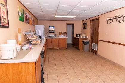 Quality Inn - image 6