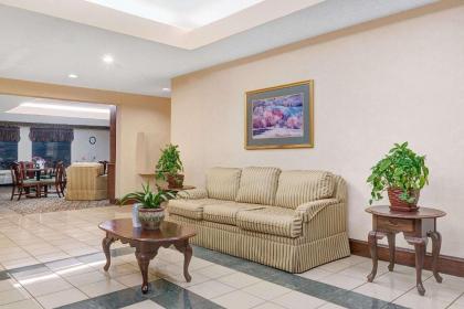Days Inn by Wyndham Burlington East - image 2