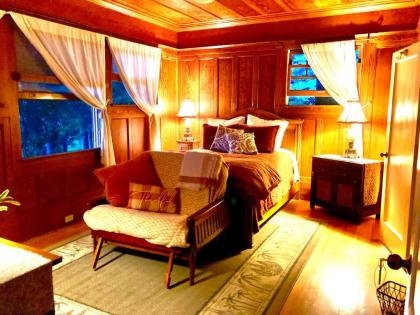 Elegant Suite at Hawi Plantation Inn with Lanai - image 1