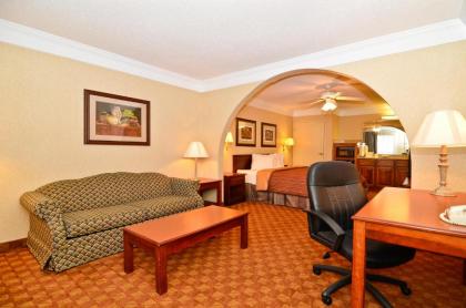 Peach State Inn & Suites - image 12