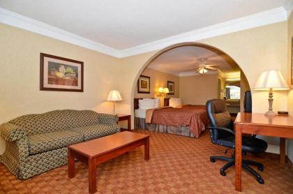 Peach State Inn & Suites - image 14